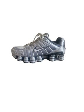 Nike Shox Sneakera Metallic Silver and White Sneakers